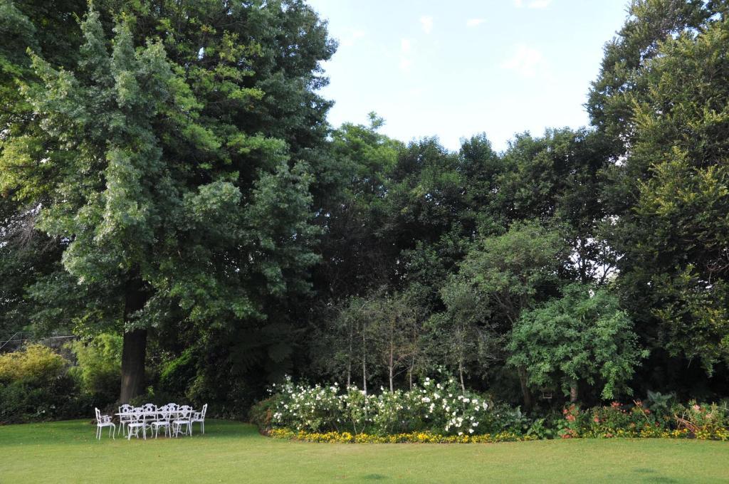 A Peaceful Retreat Bed & Breakfast Sandton Esterno foto
